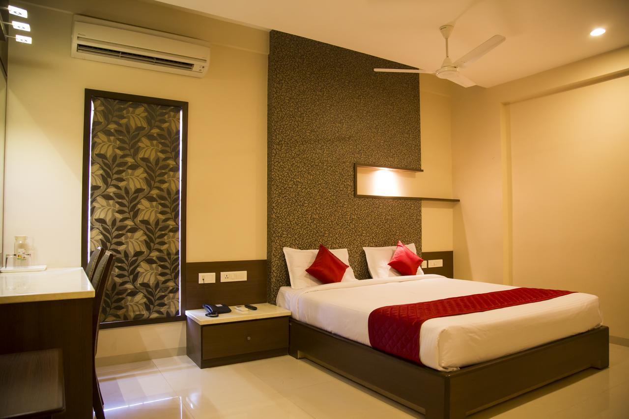Hotel Sri Sakthi Tiruppur Exterior foto
