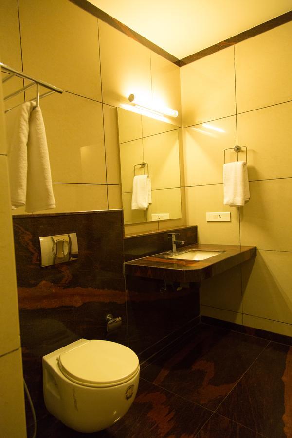 Hotel Sri Sakthi Tiruppur Exterior foto