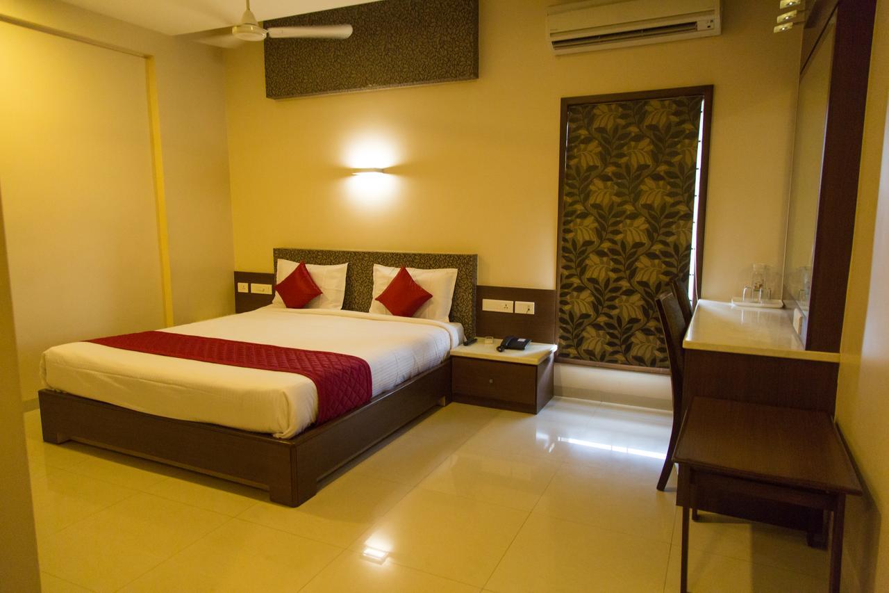 Hotel Sri Sakthi Tiruppur Exterior foto